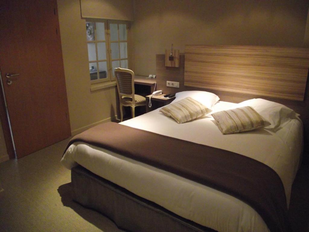 Hostellerie Au Cygne Wissembourg Bilik gambar